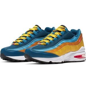 Nike Air Max 95 (GS) Size 7Y or Women’s 8.5 NEW